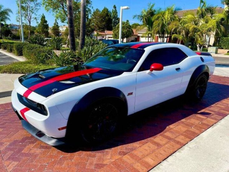Thumbnail Photo undefined for 2012 Dodge Challenger SRT8